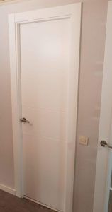 un-piso-con-puertas-blanco-nieve-6-500x950